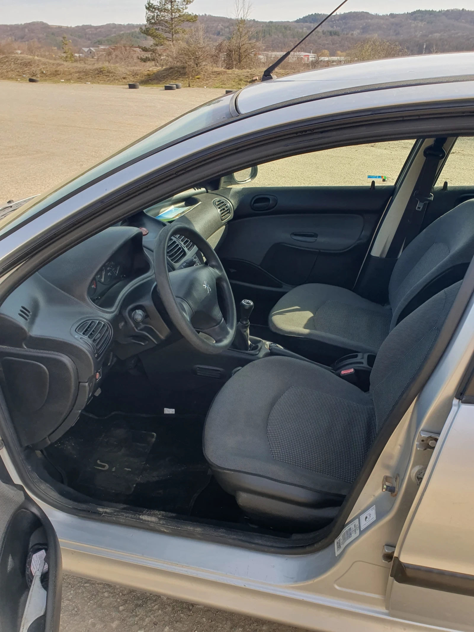 Peugeot 206  1.4 бензин, снимка 7 - Автомобили и джипове - 53756282