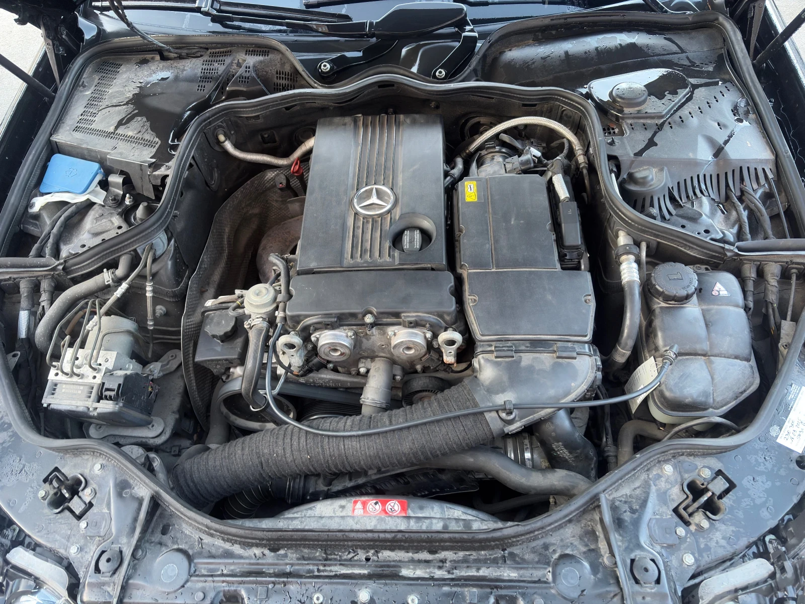 Mercedes-Benz E 200, снимка 7 - Автомобили и джипове - 53772165