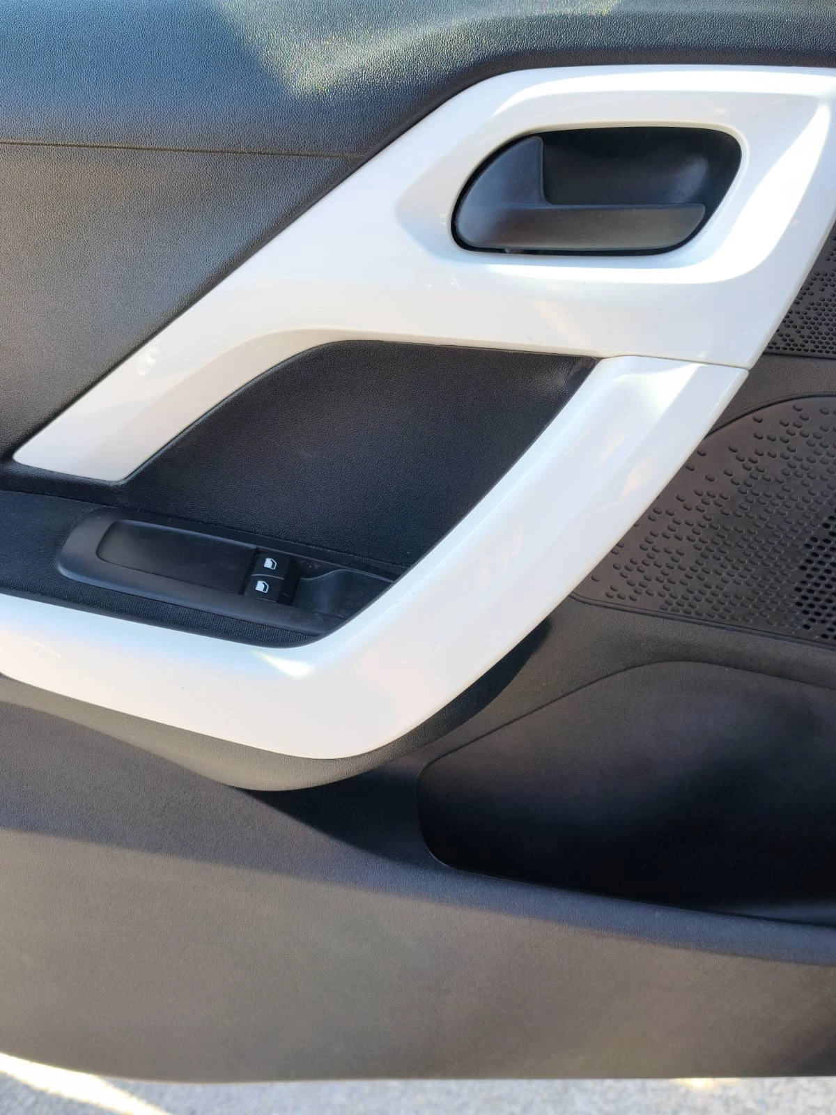 Peugeot 208, снимка 7 - Автомобили и джипове - 53928155