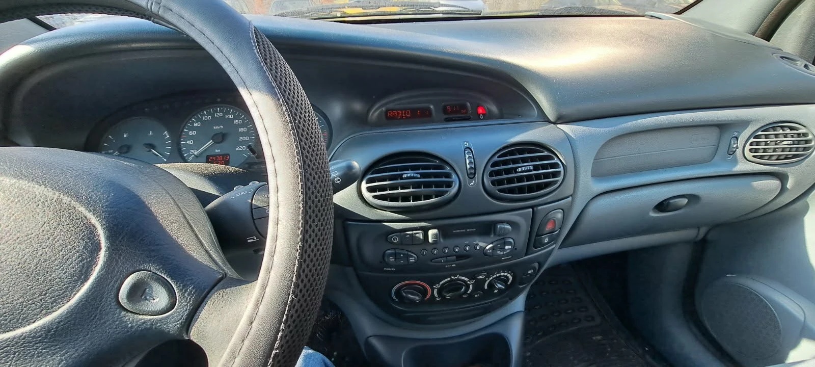 Renault Scenic, снимка 9 - Автомобили и джипове - 54089420