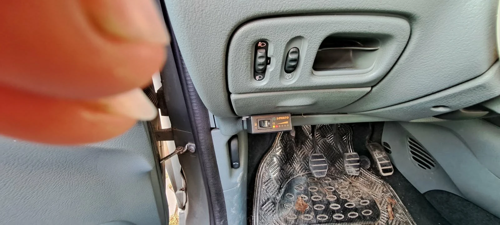 Renault Scenic, снимка 7 - Автомобили и джипове - 54089420