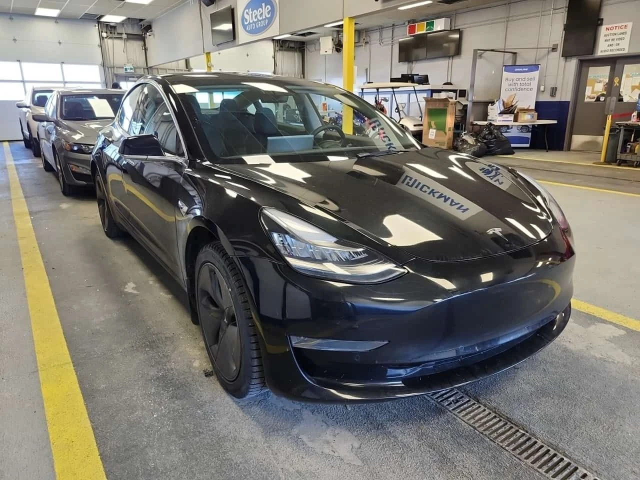 Tesla Model 3 STANDARD RANGE PLUS| PANO| АВТОПИЛОТ| 2 КЛЮЧА| , снимка 2 - Автомобили и джипове - 54424367