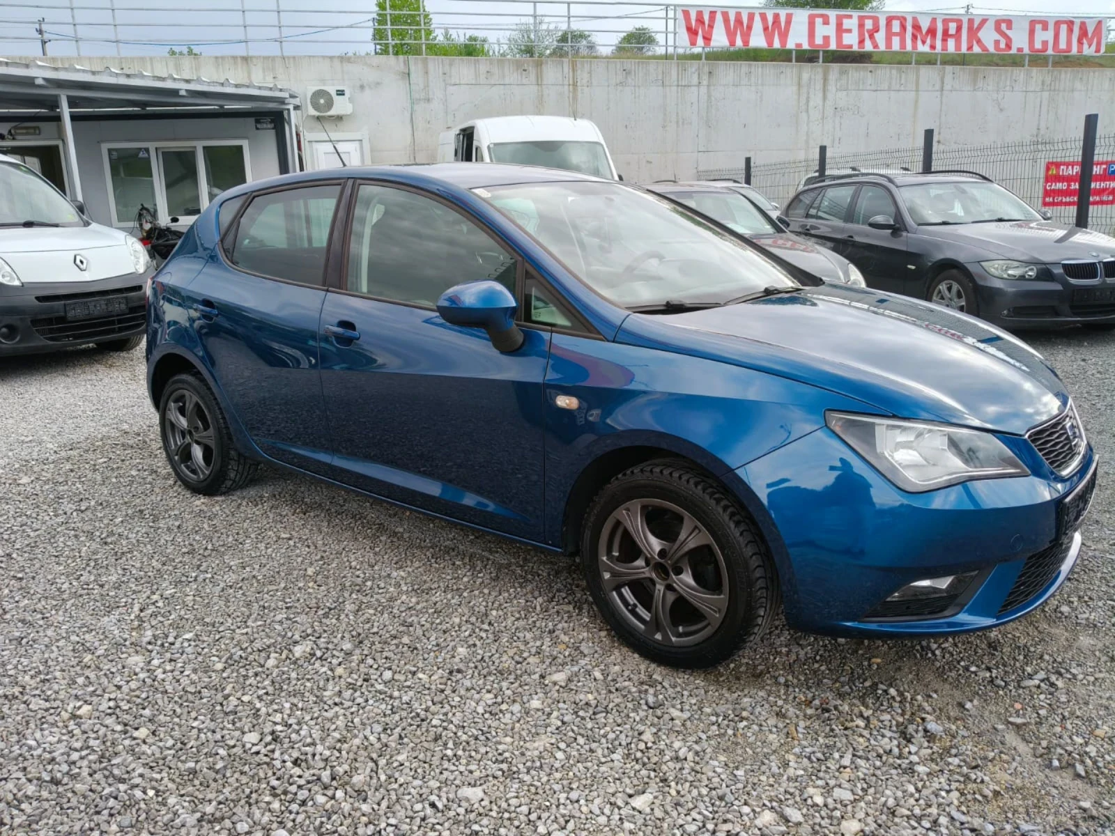 Seat Ibiza 1.2i, снимка 2 - Автомобили и джипове - 54494355