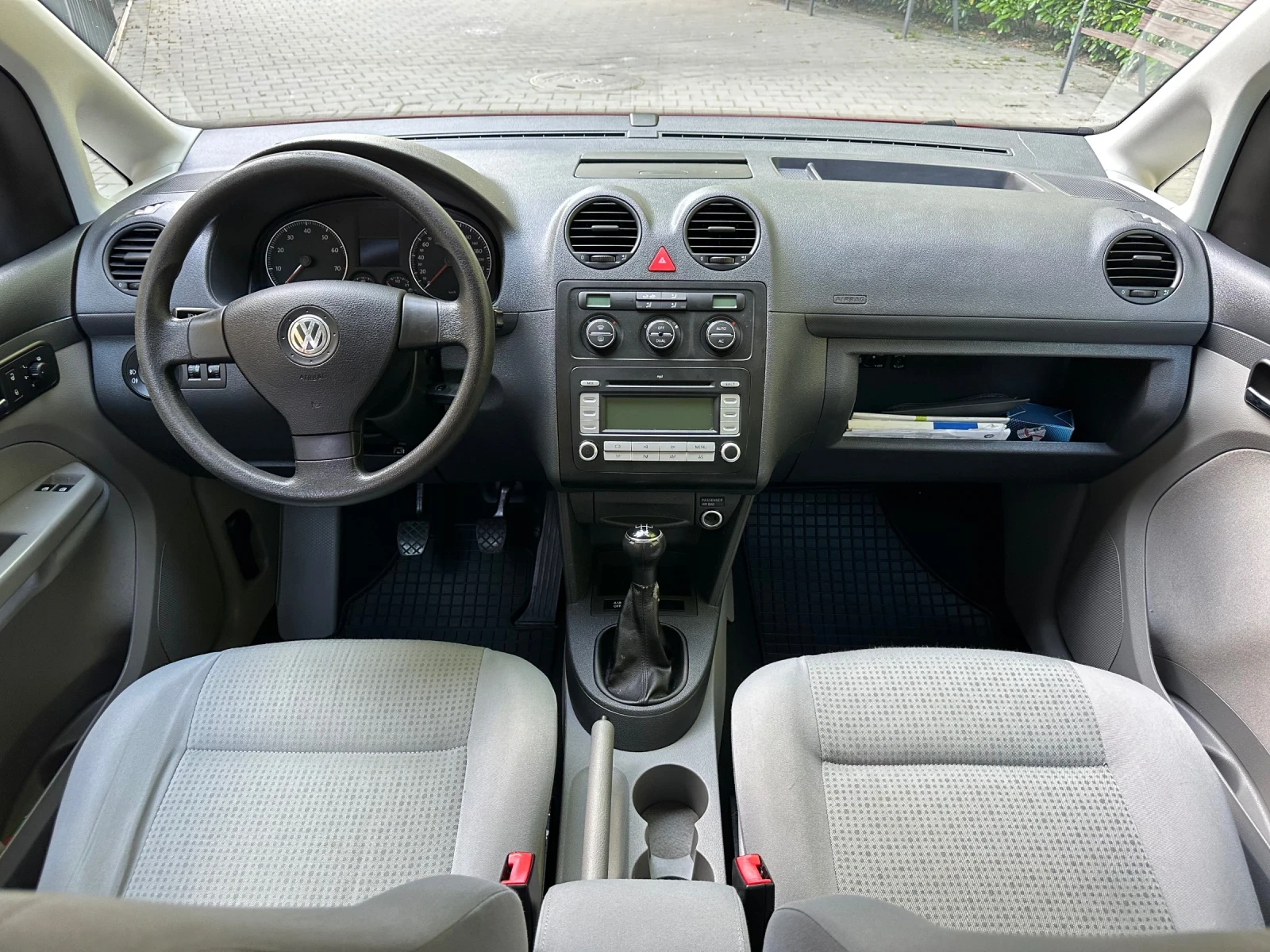 VW Caddy, снимка 11 - Автомобили и джипове - 54732090