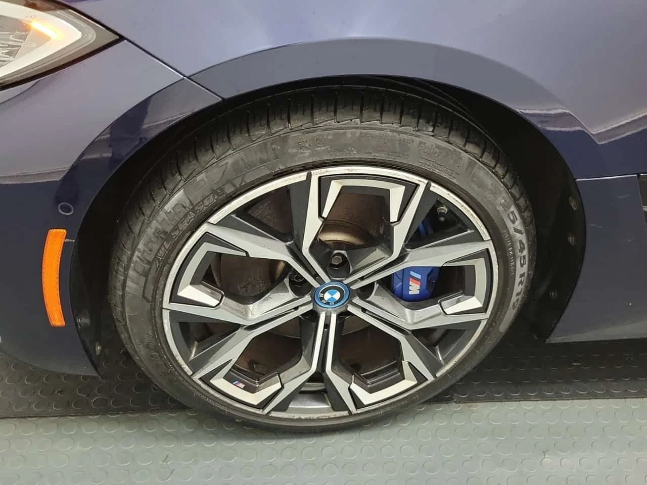 BMW i4 * M50 * CARFAX * Един собственик * От BMW * , снимка 15 - Автомобили и джипове - 54941332