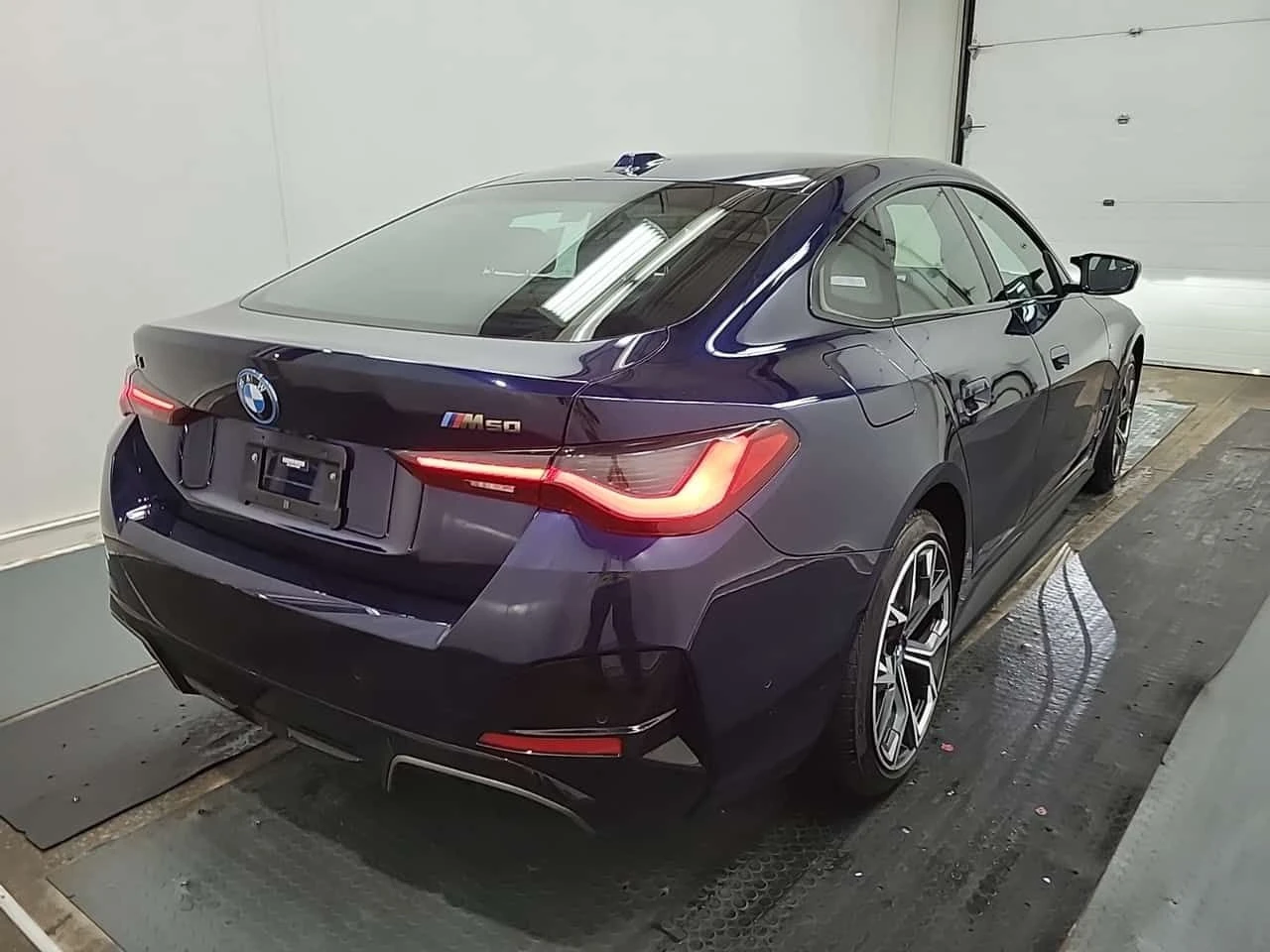 BMW i4 * M50 * CARFAX * Един собственик * От BMW * , снимка 3 - Автомобили и джипове - 54941332