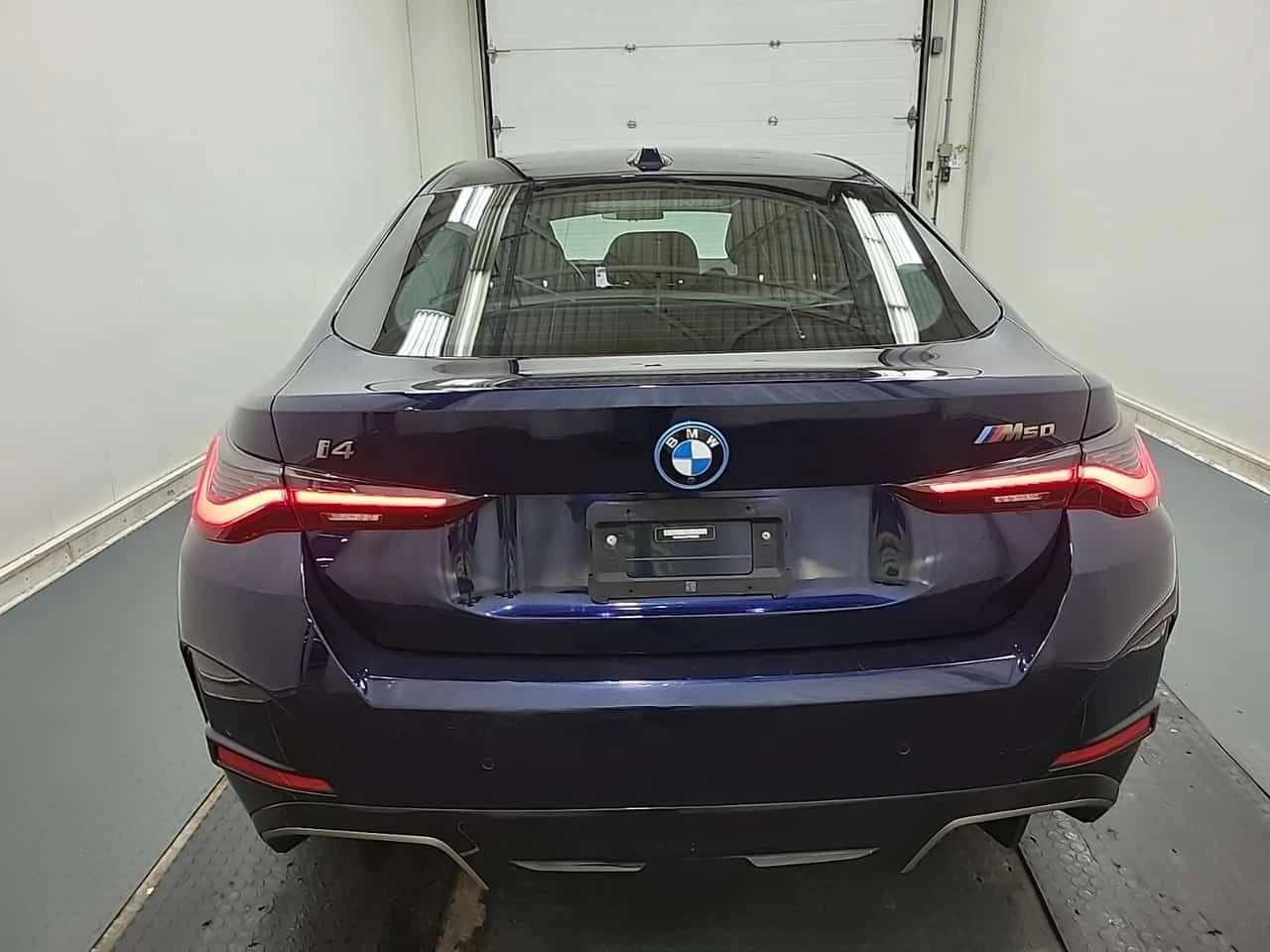 BMW i4 * M50 * CARFAX * Един собственик * От BMW * , снимка 4 - Автомобили и джипове - 54941332