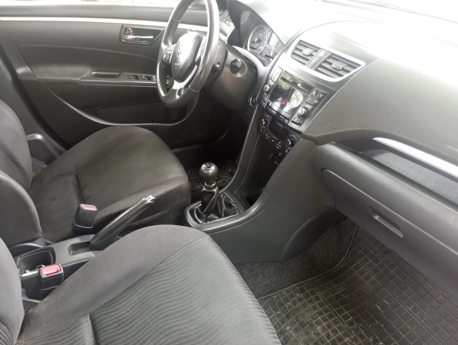 Suzuki Swift Swift , снимка 9 - Автомобили и джипове - 55157026