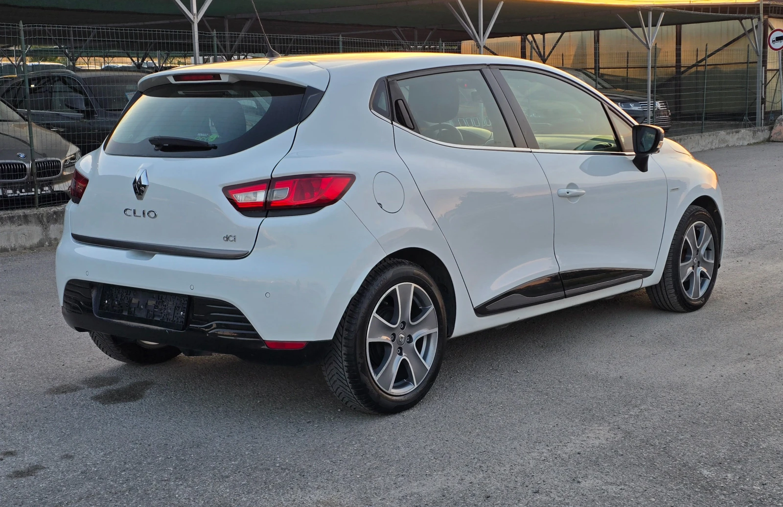 Renault Clio 1.5 DCI / CostumeNational /FULL EKSTRI, снимка 4 - Автомобили и джипове - 55327538