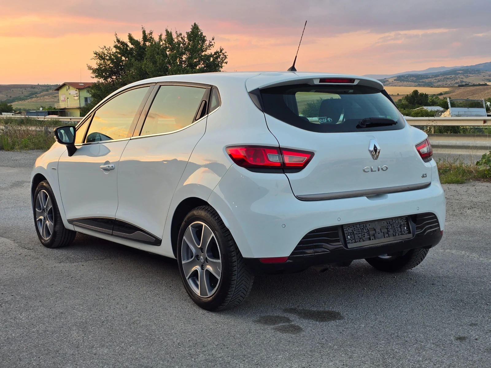 Renault Clio 1.5 DCI / CostumeNational /FULL EKSTRI, снимка 6 - Автомобили и джипове - 55327538