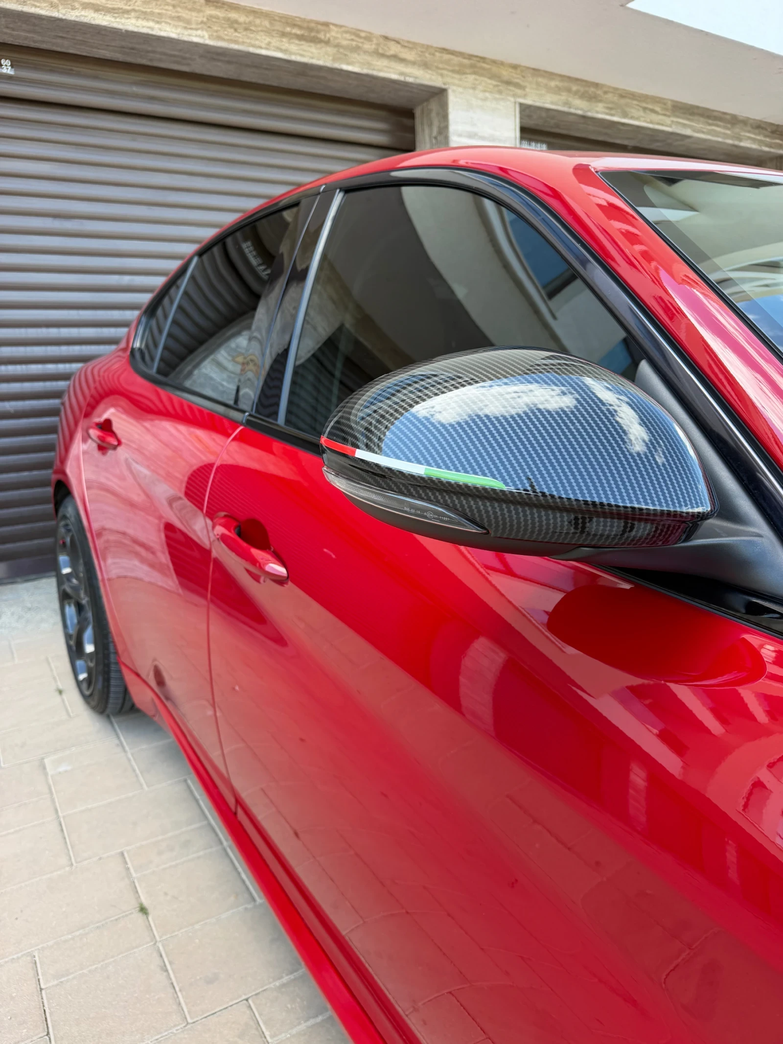 Alfa Romeo Giulia 2.0T RWD Ti, снимка 6 - Автомобили и джипове - 55694528