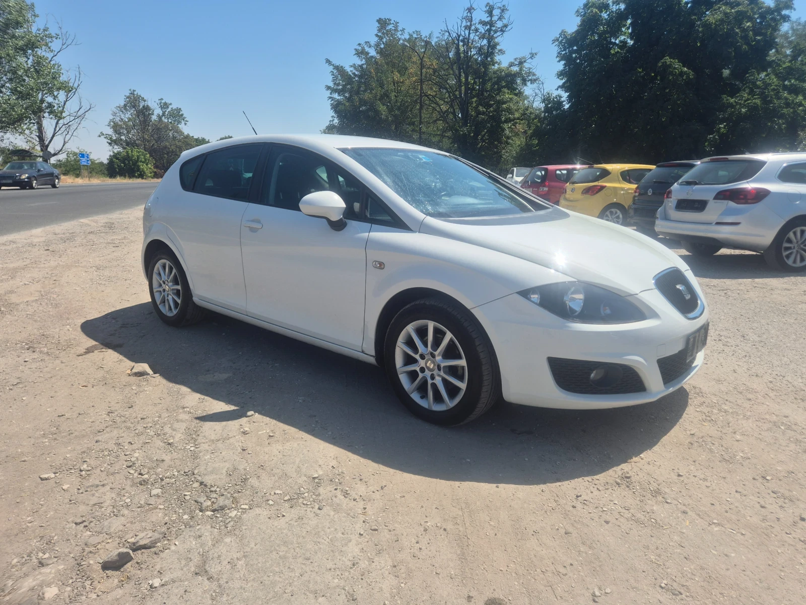 Seat Leon 1.6TDI, 105к.с., снимка 4 - Автомобили и джипове - 55737929