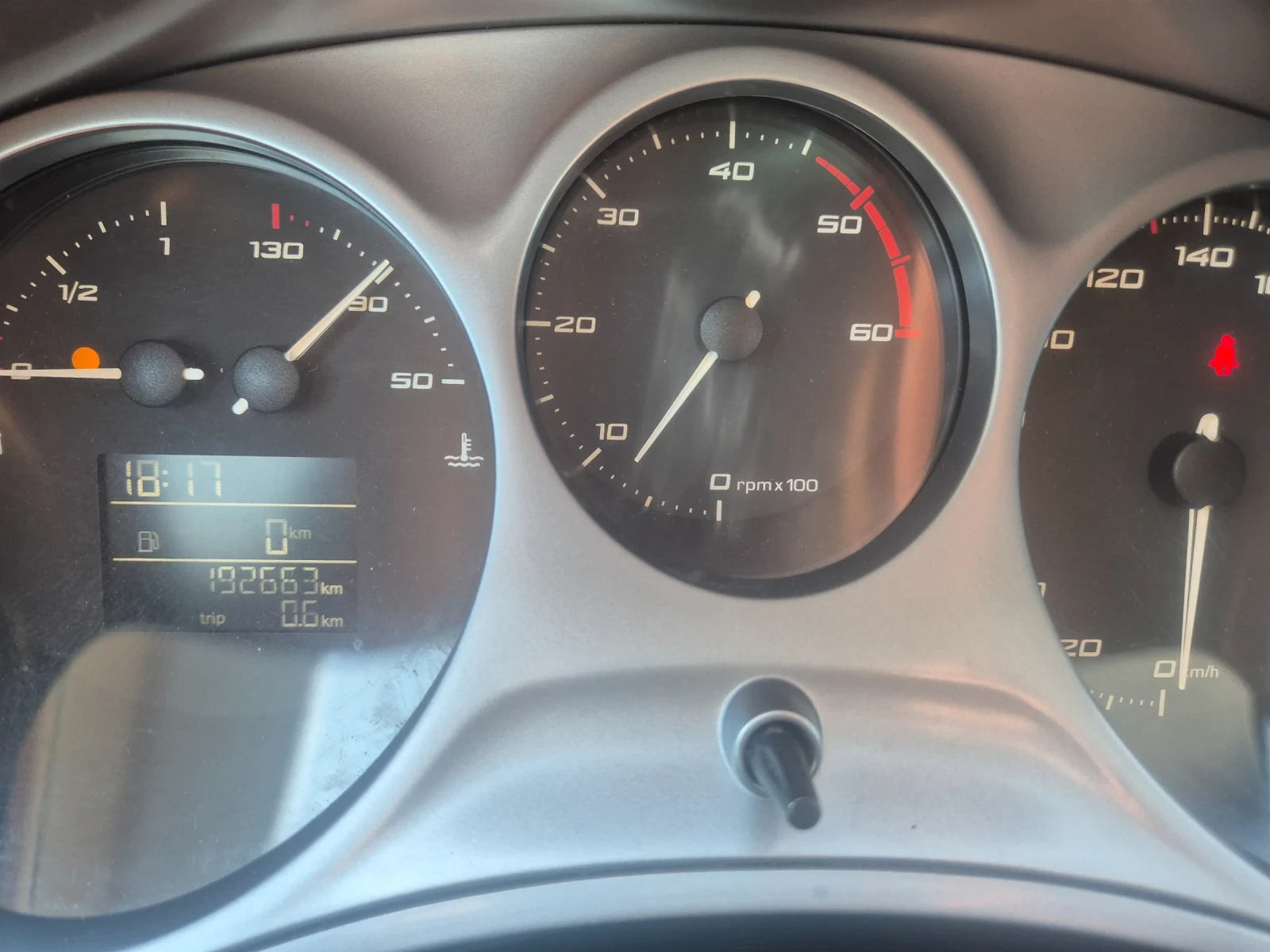 Seat Leon 1.6TDI, 105к.с., снимка 13 - Автомобили и джипове - 55737929