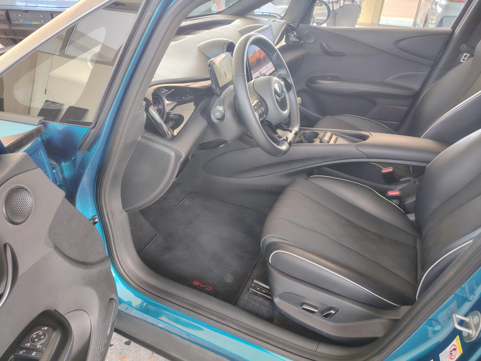 BYD Dolphin 60kWh Design 204 кс., снимка 7 - Автомобили и джипове - 56130133