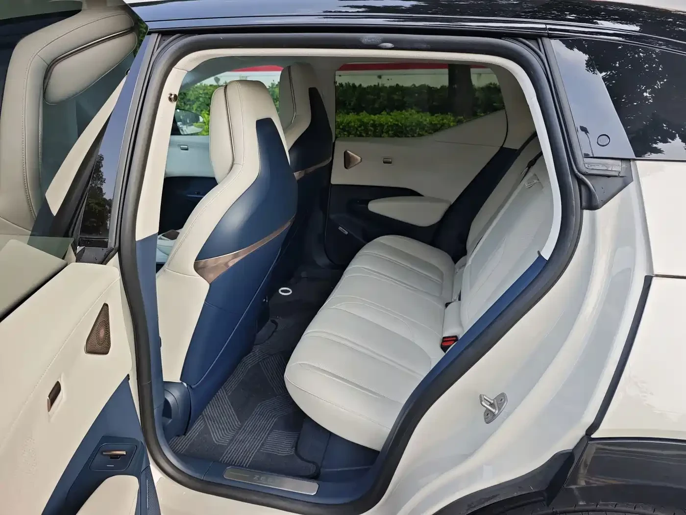 Zeekr X RWD ME Edition 5-seater | 360 КАМЕРА | ПАНОРАМА | , снимка 11 - Автомобили и джипове - 56289868