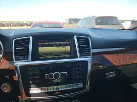 Mercedes-Benz ML 63 AMG ДИСТРОНИК* МЪРТВА* ТОЧКА* HARMON* KARDON* ОБДУХВАН, снимка 11