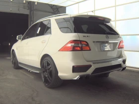 Mercedes-Benz ML 63 AMG ДИСТРОНИК* МЪРТВА* ТОЧКА* HARMON* KARDON* ОБДУХВАН, снимка 4