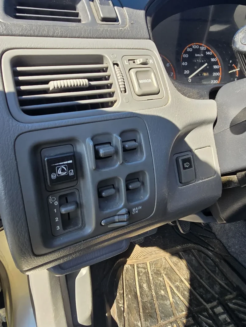 Honda Cr-v 2.0I Газ-Бензин 4х4 Климатик Масичка, снимка 6 - Автомобили и джипове - 52061611