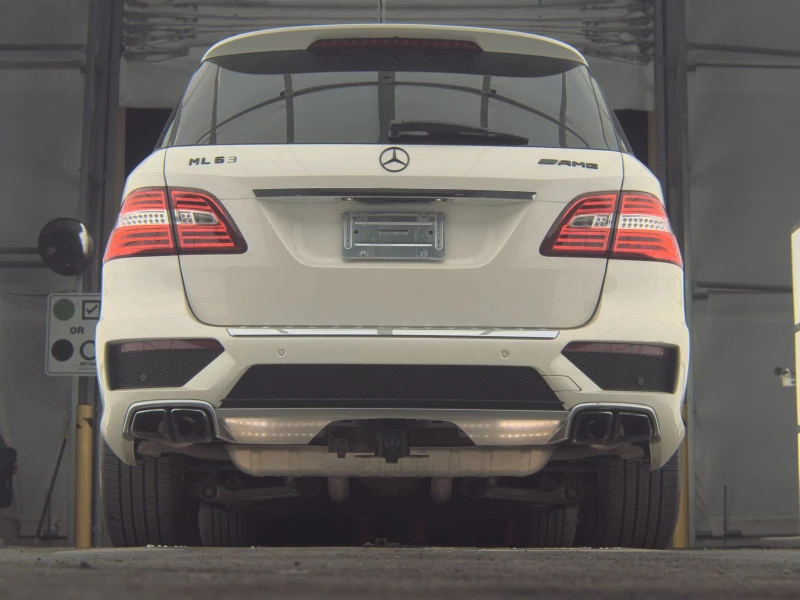 Mercedes-Benz ML 63 AMG ДИСТРОНИК* МЪРТВА* ТОЧКА* HARMON* KARDON* ОБДУХВАН, снимка 6 - Автомобили и джипове - 53580583