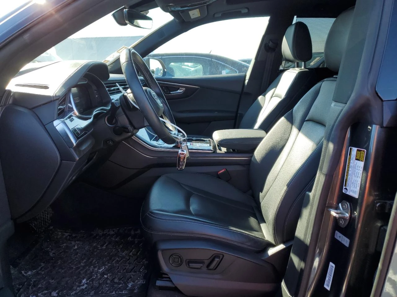 Audi Q8 PRESTIGE S-LINE Matrix* B&O* 360* Дистроник*  - изображение 7