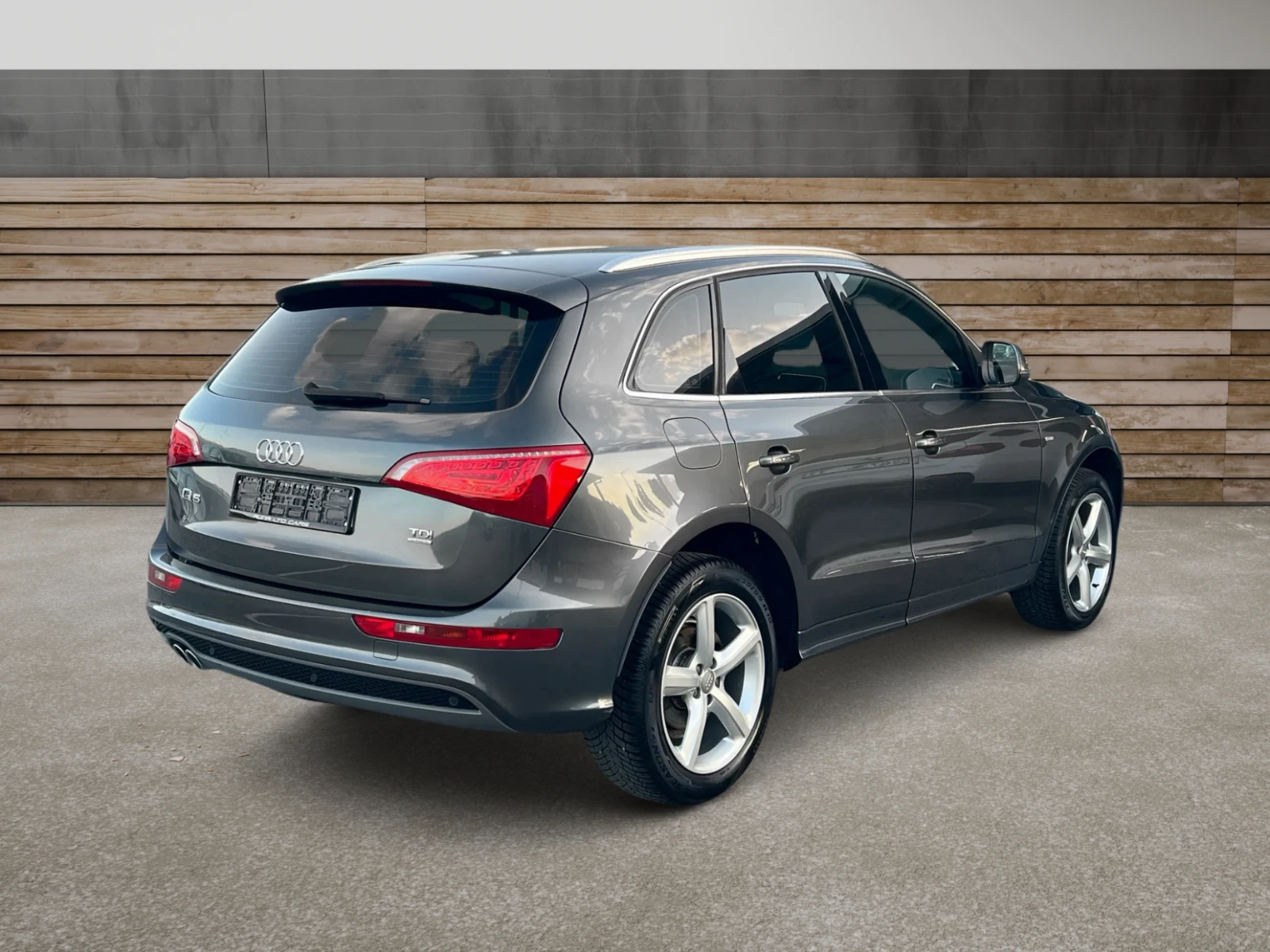 Audi Q5 2.0TDi S-Line 4x4 ИСТИНСКИ КИЛОМЕТРИ - ЕВРО 5 - изображение 6