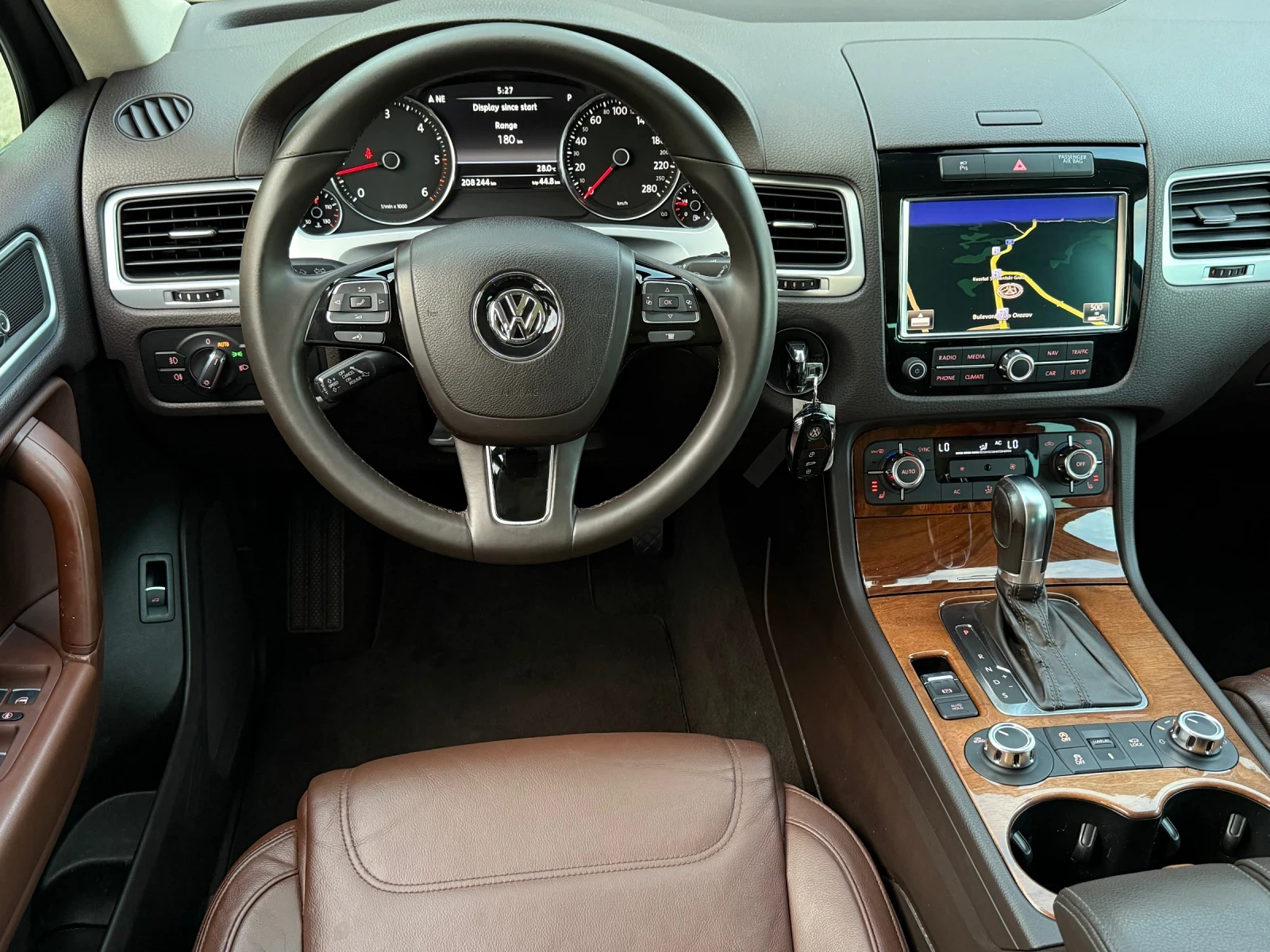 VW Touareg 30TDi 245 8ZF * Навигация* * Камери* * Панорама*  - изображение 9