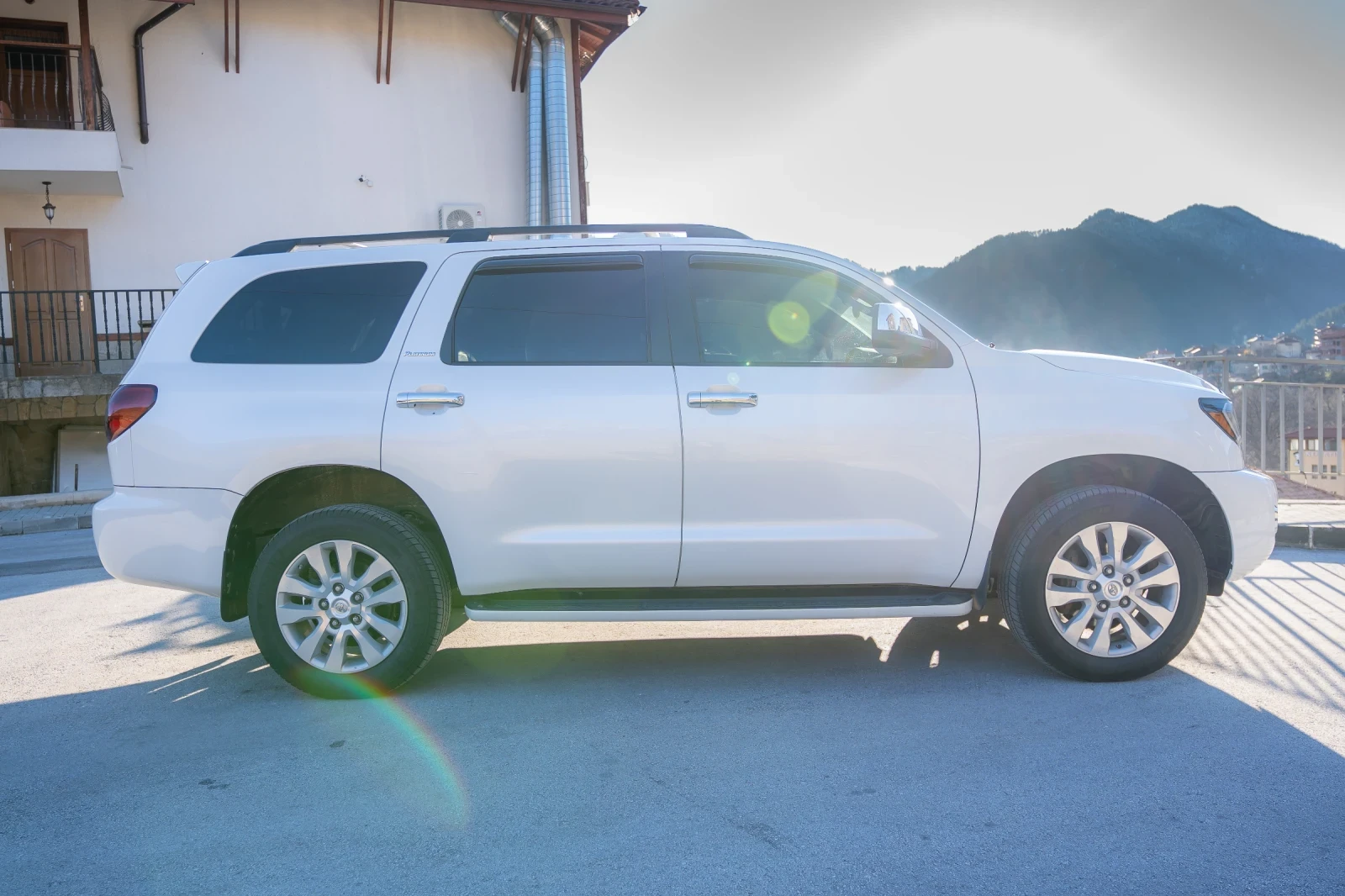 Toyota Sequoia 5.7 ГАЗ 4х4 PLATINUM - изображение 4