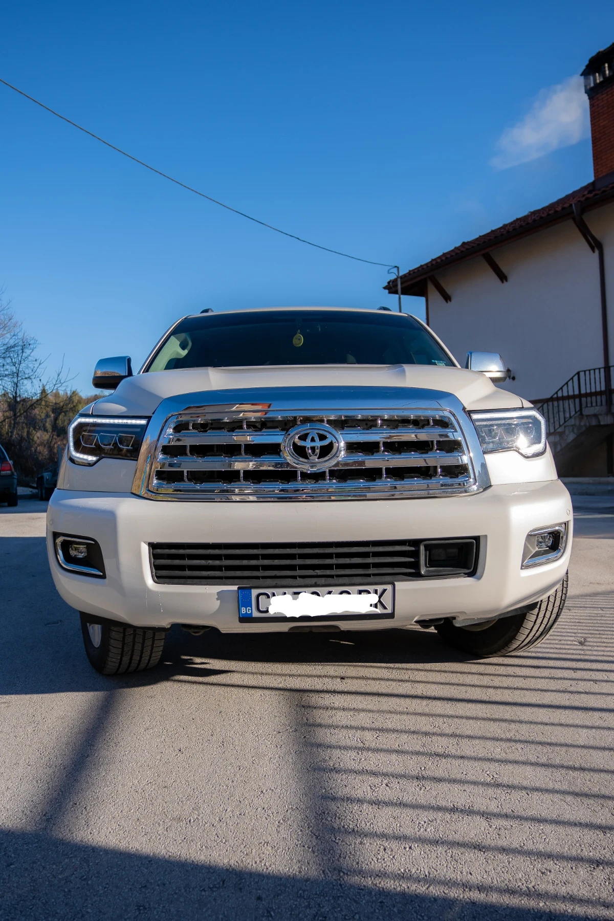 Toyota Sequoia 5.7 ГАЗ 4х4 PLATINUM - изображение 2