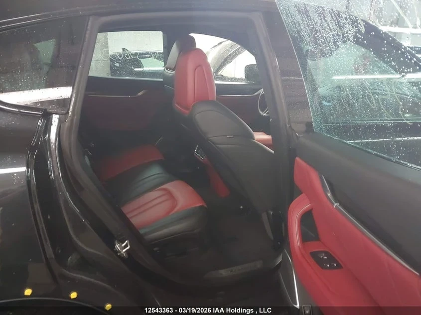 Maserati Levante S GRANSPORT | НАЛИЧНИ ФАРОВЕ | ДВА КЛЮЧА | , снимка 8 - Автомобили и джипове - 53955390