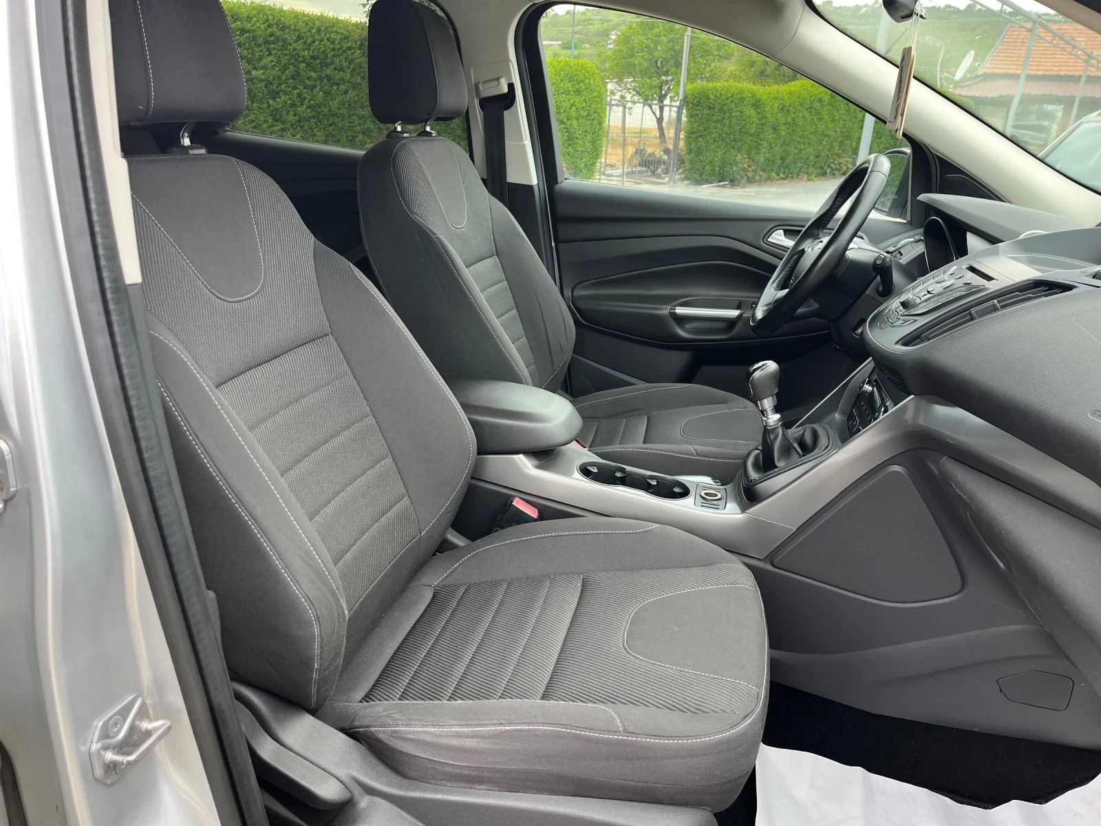 Ford Kuga 2.0TDCI , снимка 12 - Автомобили и джипове - 54391360