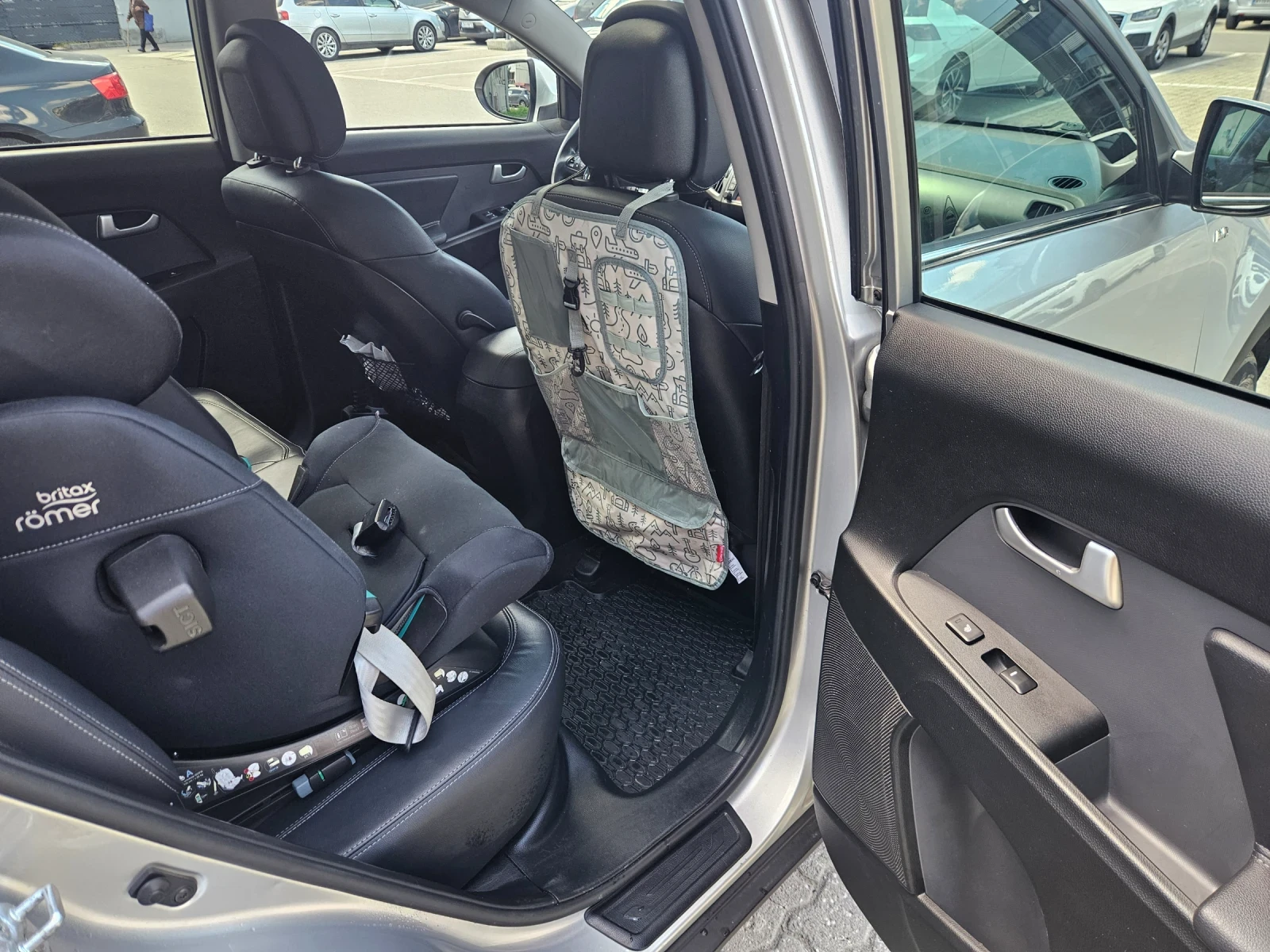 Kia Sportage, снимка 10 - Автомобили и джипове - 54757433