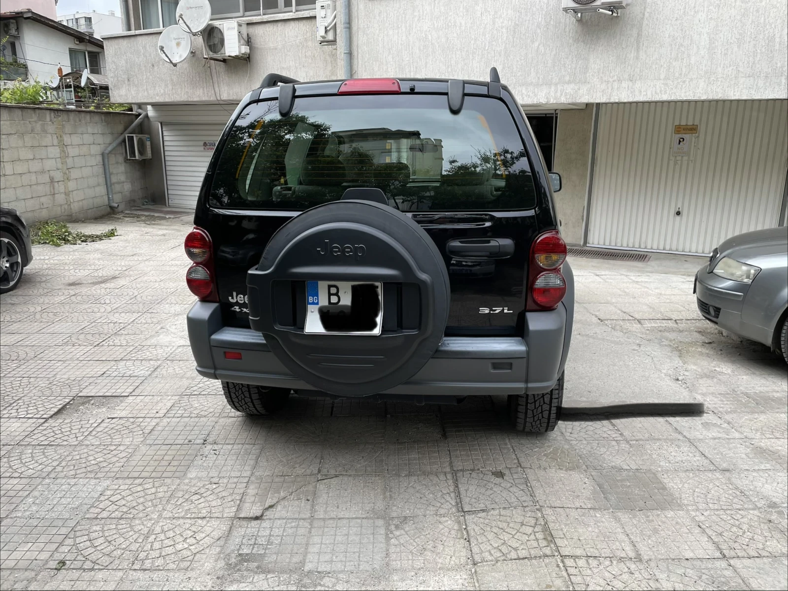 Jeep Cherokee, снимка 4 - Автомобили и джипове - 54981883