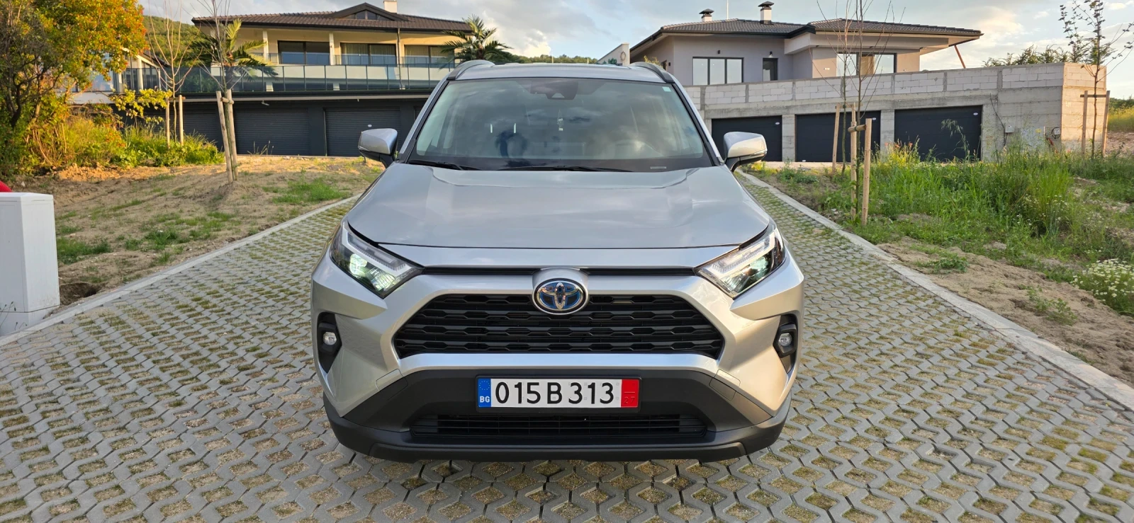 Toyota Rav4 Hybrid 2.5 XLE 4x4, снимка 2 - Автомобили и джипове - 55961088