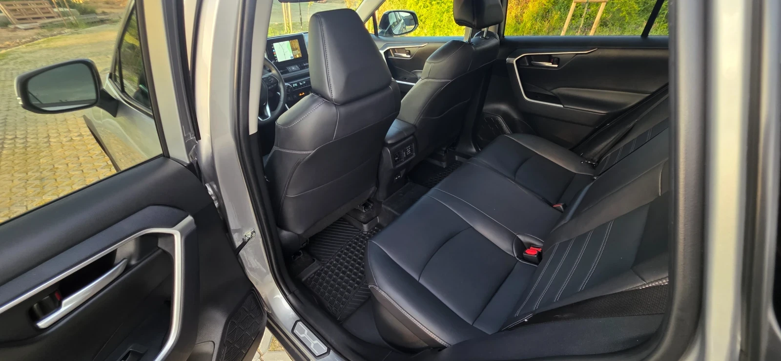 Toyota Rav4 Hybrid 2.5 XLE 4x4, снимка 11 - Автомобили и джипове - 55961088