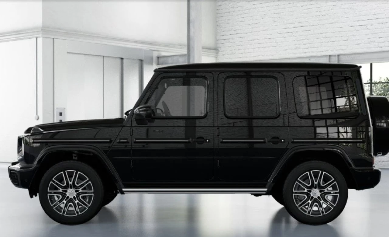 Mercedes-Benz G 450 d / AMG / MANUFAKTUR / EXCLUSIVE/ BURM/ PANO/ 360/, снимка 4 - Автомобили и джипове - 55979951