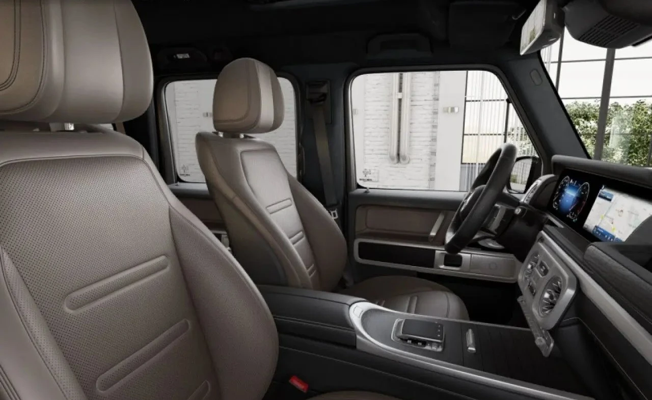Mercedes-Benz G 450 d / AMG / MANUFAKTUR / EXCLUSIVE/ BURM/ PANO/ 360/, снимка 11 - Автомобили и джипове - 55979951