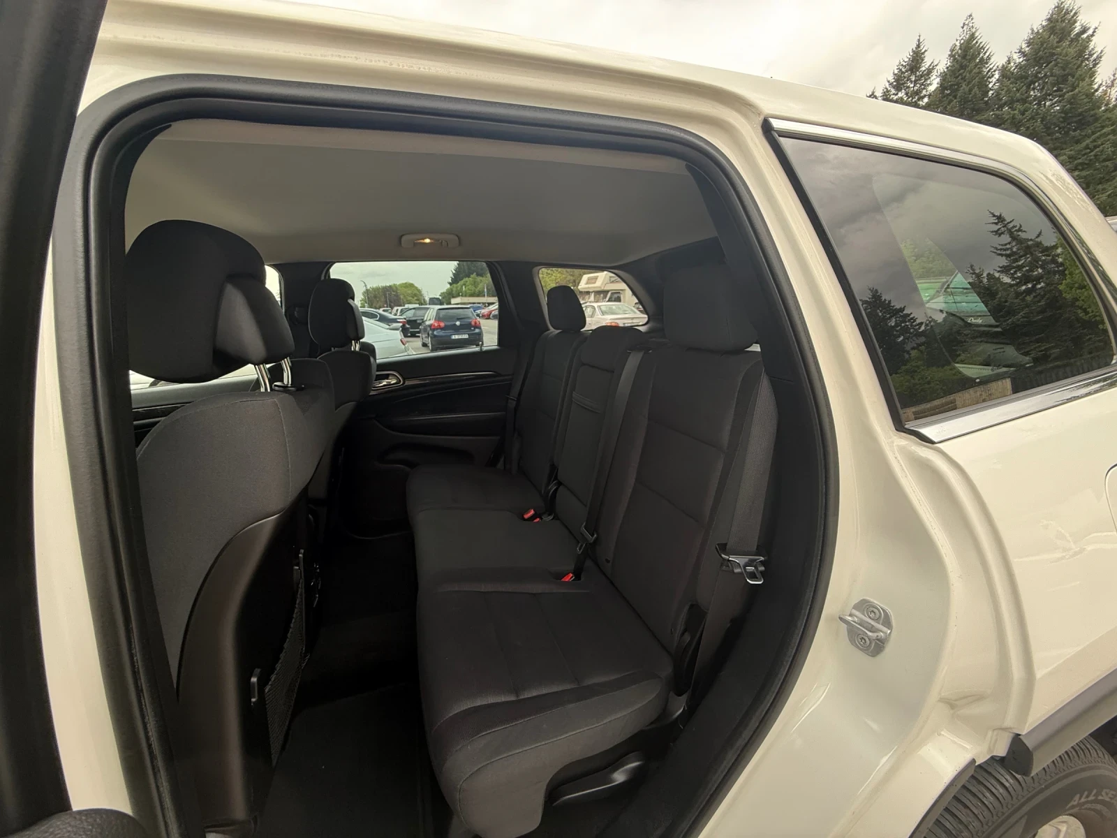 Jeep Grand cherokee 3.0 CRDI Laredo 4x4 , снимка 11 - Автомобили и джипове - 56563998