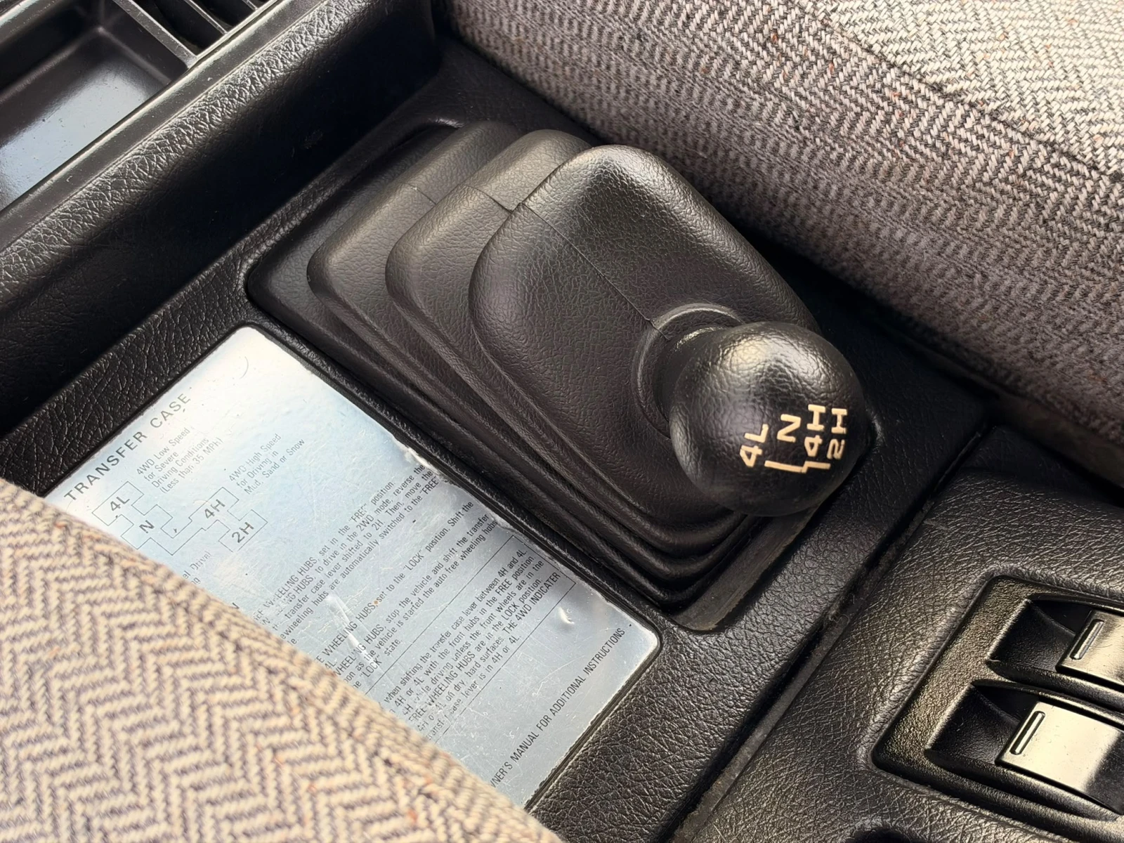 Suzuki Vitara 1.6I ГАЗ, снимка 13 - Автомобили и джипове - 56706351