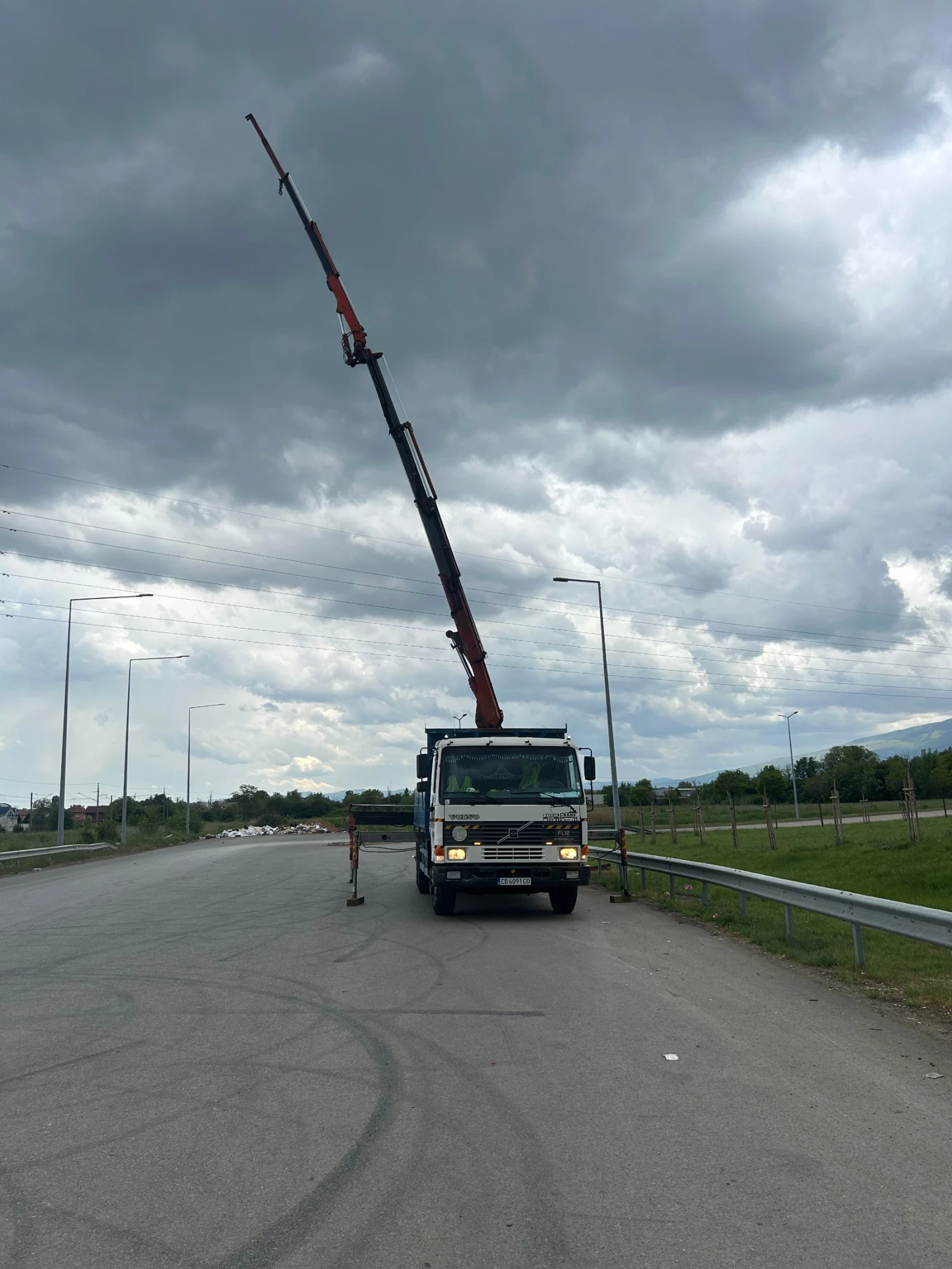 Volvo F12 PALFINGER 28000+ FLY JIP, снимка 2 - Камиони - 54585239