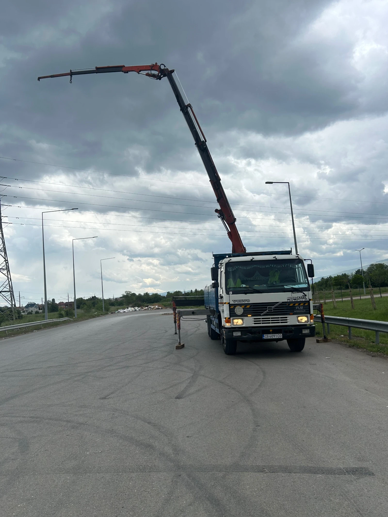 Volvo F12 PALFINGER 28000+ FLY JIP, снимка 3 - Камиони - 54585239