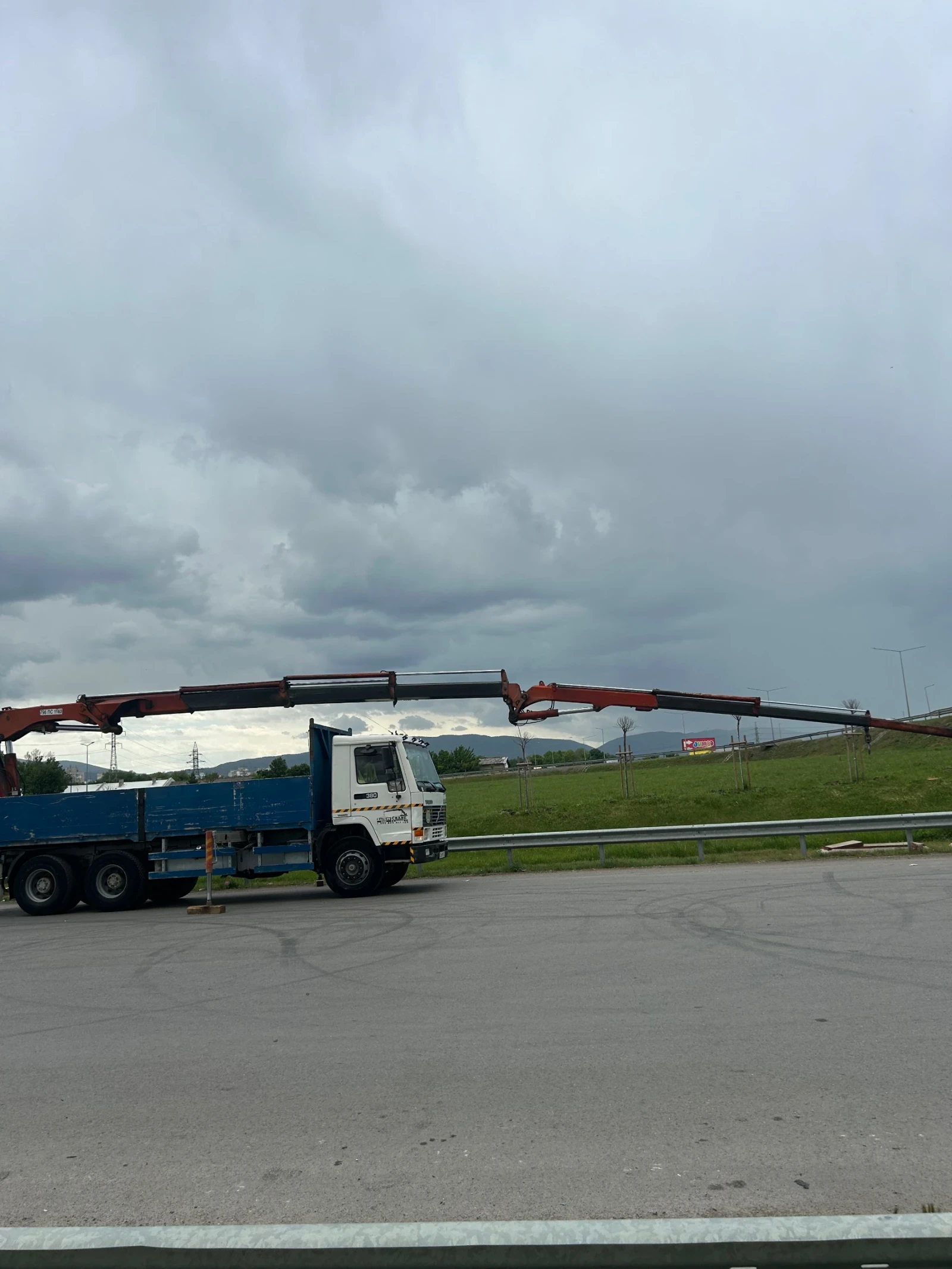 Volvo F12 PALFINGER 28000+ FLY JIP, снимка 6 - Камиони - 54585239