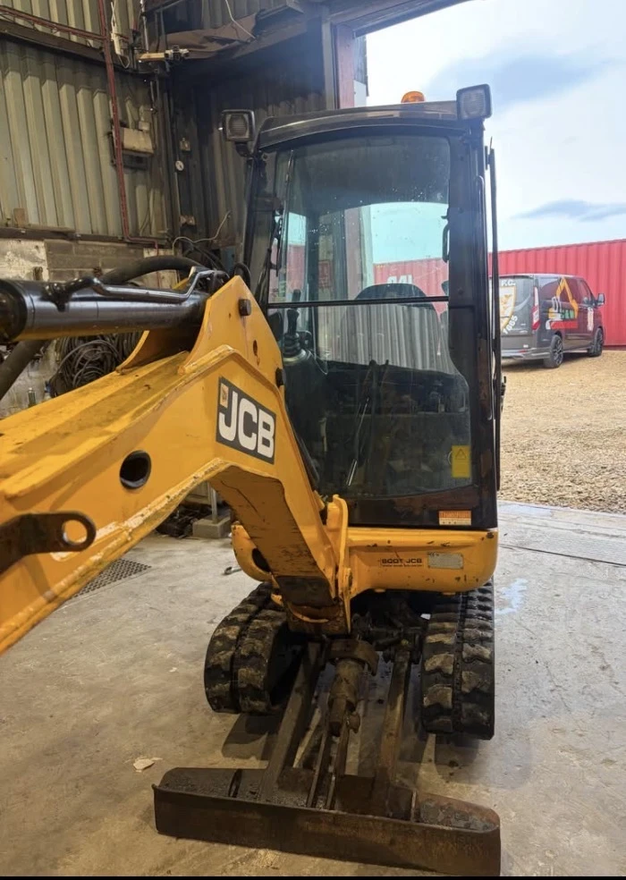 Багер JCB 8014 CTS