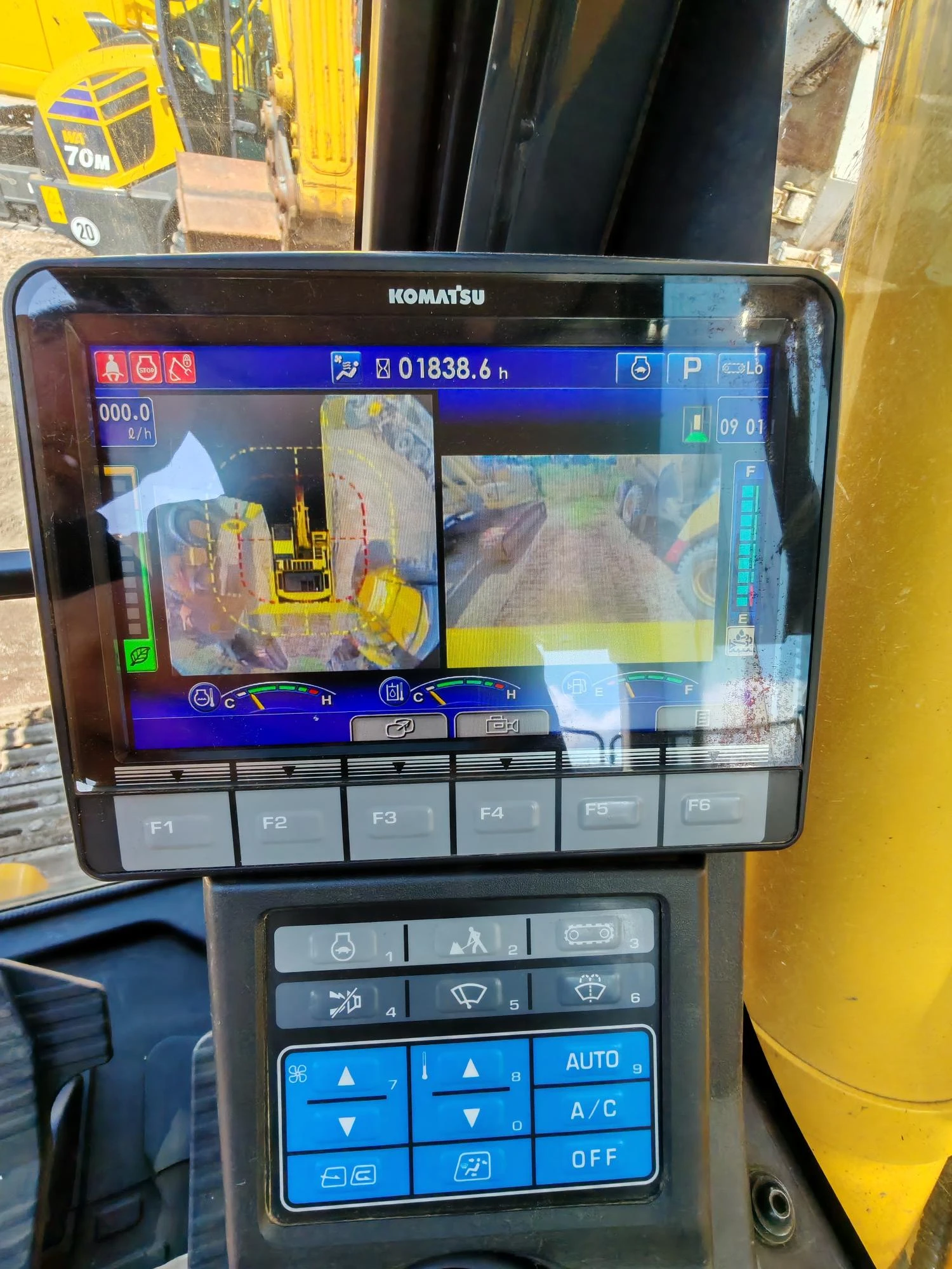 ����� Komatsu PC210LC-11E0 | Mobile.bg � ����������� 4