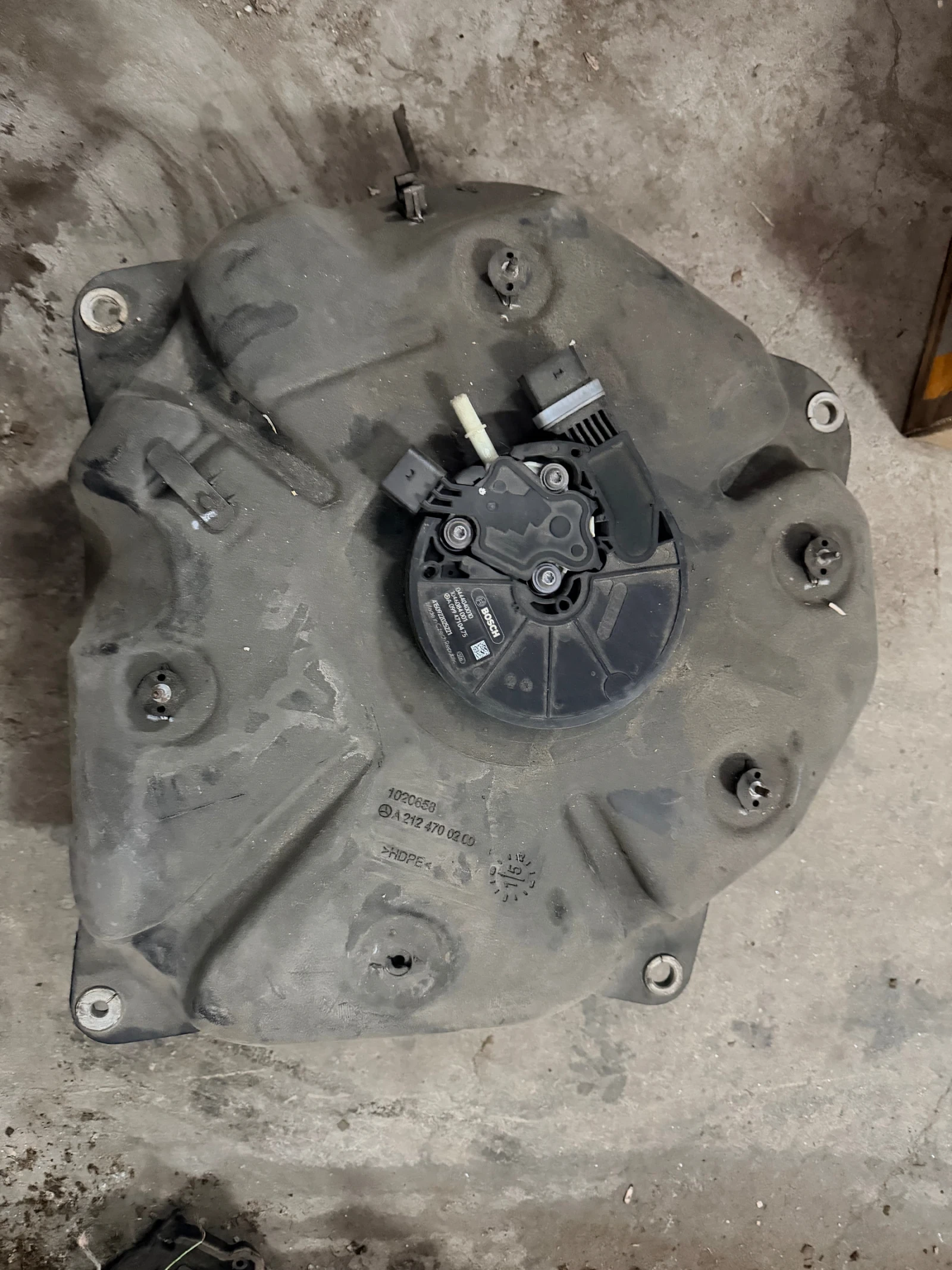 A0994710475 ��������� ��  AdBlue � �����   Mercedes-Benz C W205  0444040010 A2124700200 | Mobile.bg � ����������� 1