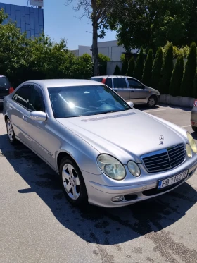 Mercedes-Benz E 220, снимка 12
