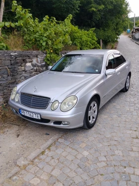 Mercedes-Benz E 220, снимка 1