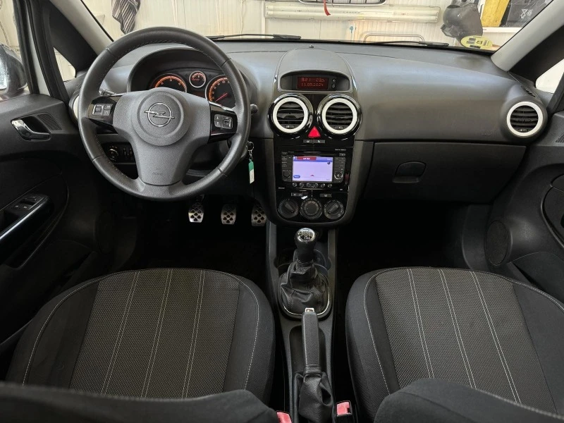 Opel Corsa 1.3 T Diesel, снимка 9 - Автомобили и джипове - 45709206