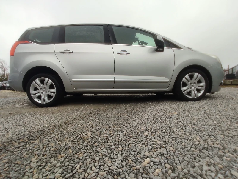 Peugeot 5008 1.6 E-HDi/ 7 МЕСТА/ 112 К.С./ ИТАЛИЯ /EURO 5, снимка 6 - Автомобили и джипове - 47968622