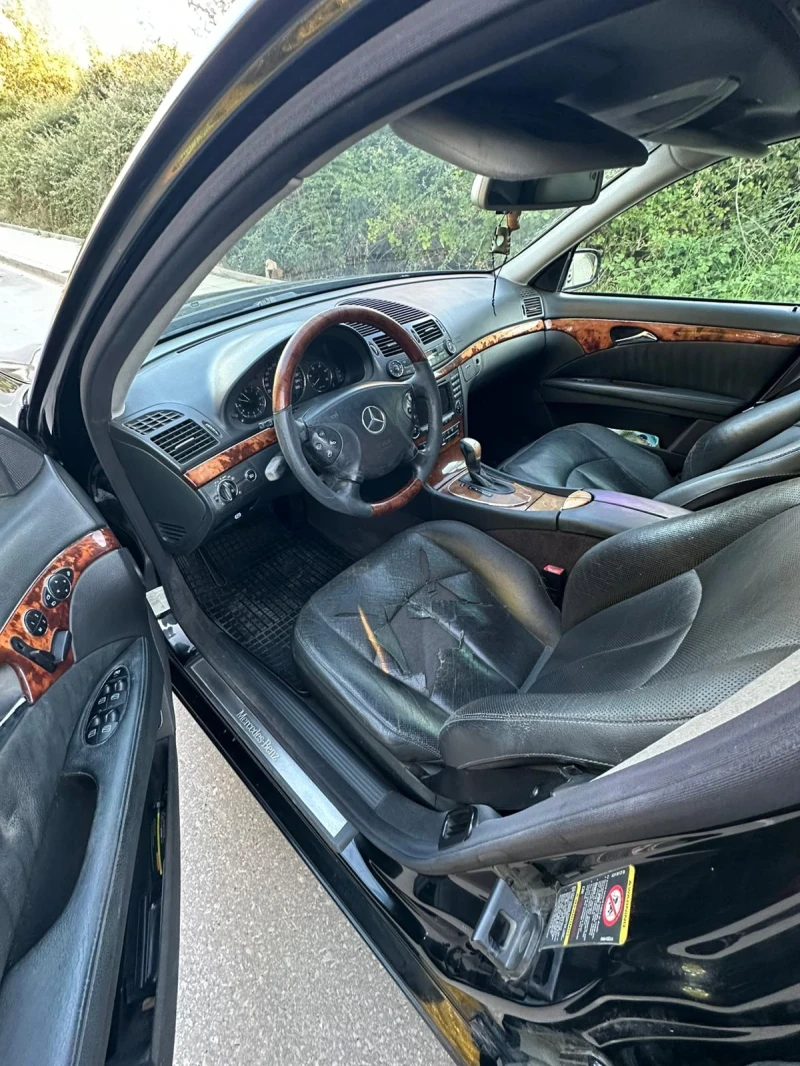 Mercedes-Benz E 320, снимка 6 - Автомобили и джипове - 52899869