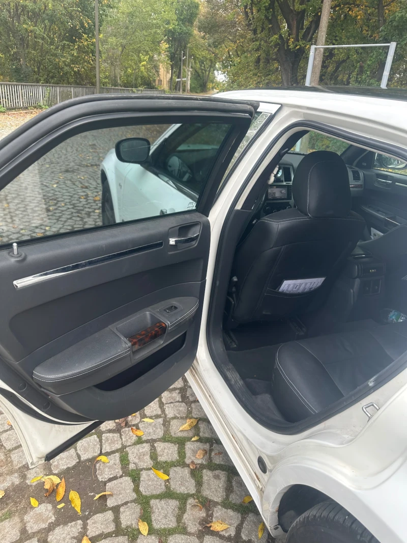 Chrysler 300c 3.0 CDI, снимка 6 - Автомобили и джипове - 52596570